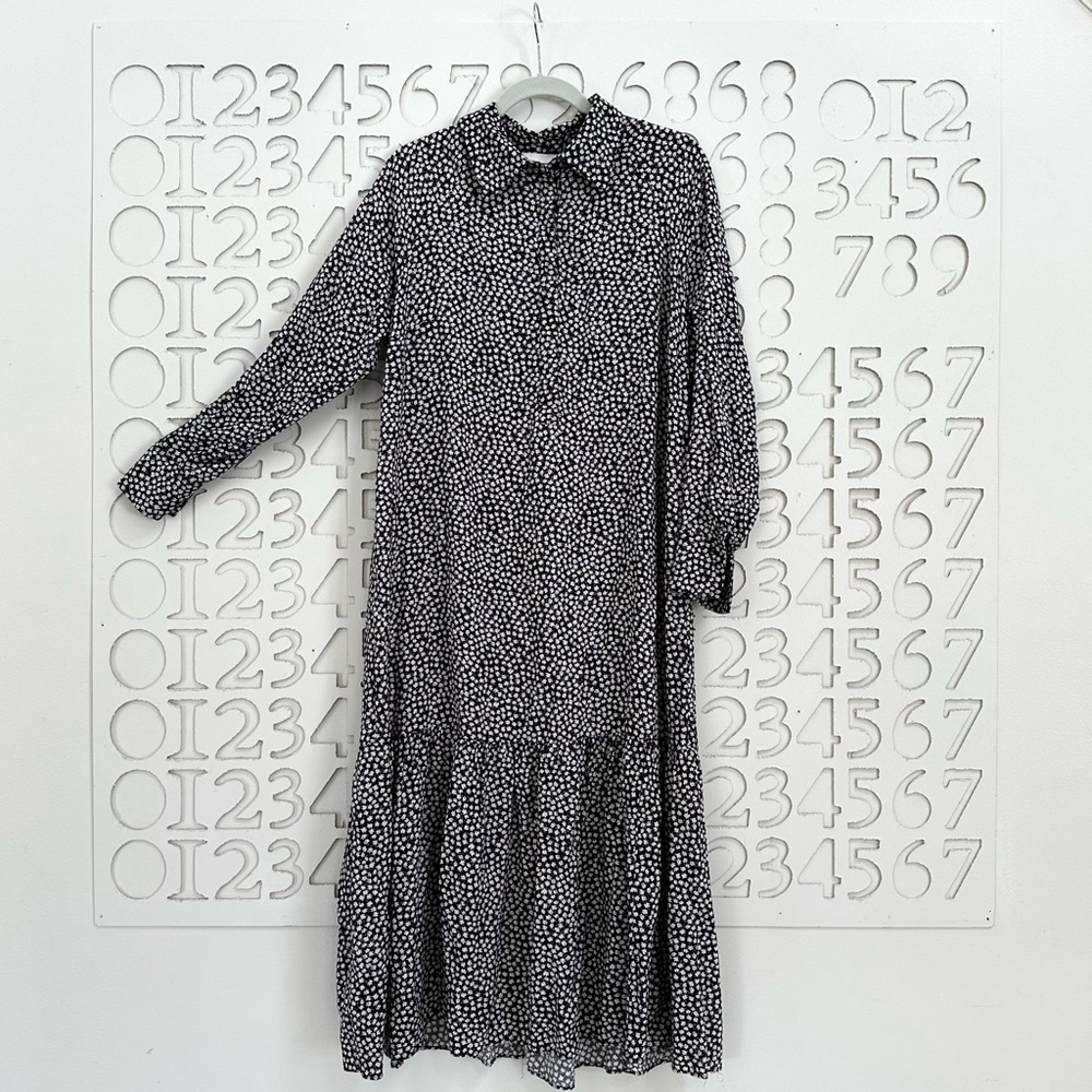 H&M patterned, floral, maxi dress, raglan sleeves, ruffled bottom.